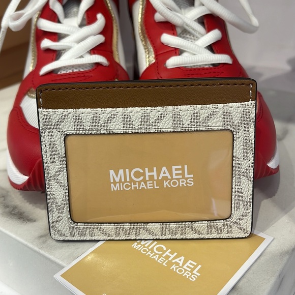 MICHAEL KORS
Leather Large Card Holder Case Wallet 
Vanilla MK Signature 
NWT - Picture 16 of 16